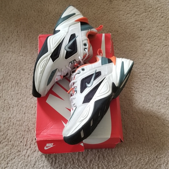 Nike sneaker - Picture 1 of 3